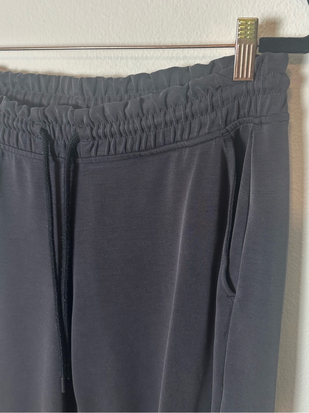 Athleta Seasoft Mid Rise Straight Leg Sweatpant Pant Washed Black Dark Grey M - Picture 5 of 10